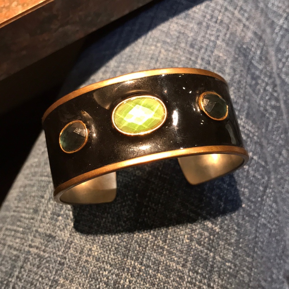Bangle bracelet